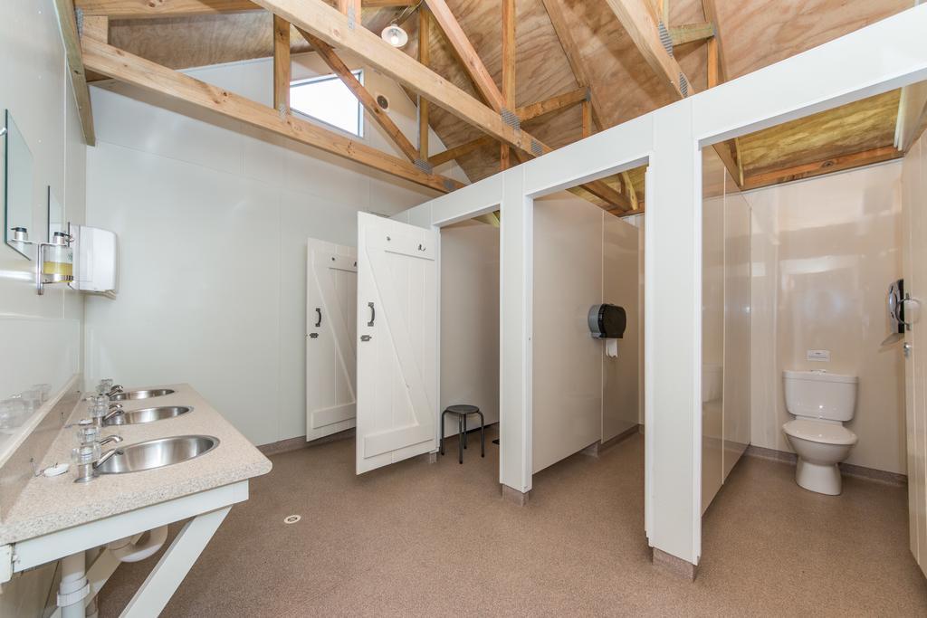 Martinborough Top 10 Holiday Park Екстериор снимка