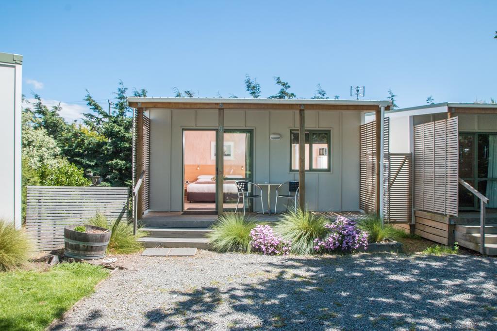 Martinborough Top 10 Holiday Park Екстериор снимка