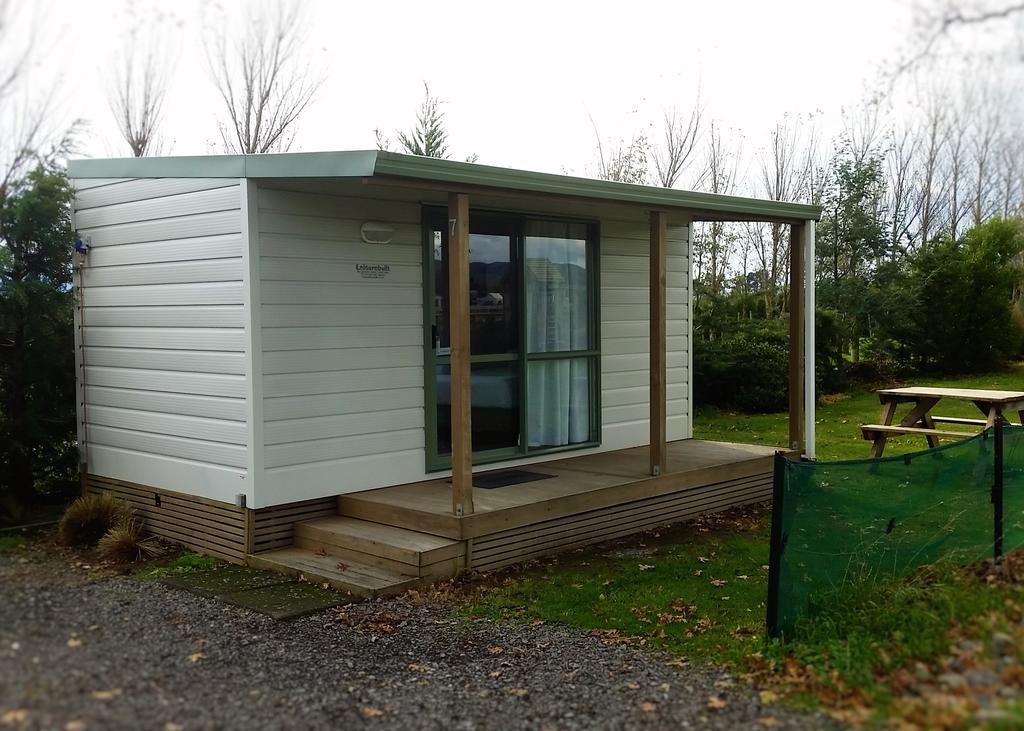 Martinborough Top 10 Holiday Park Екстериор снимка