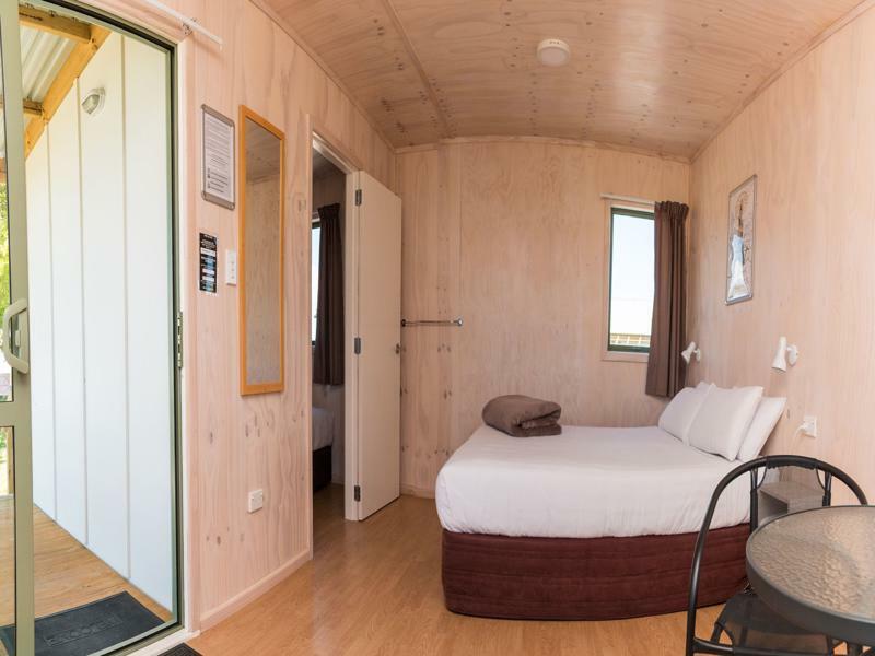 Martinborough Top 10 Holiday Park Екстериор снимка
