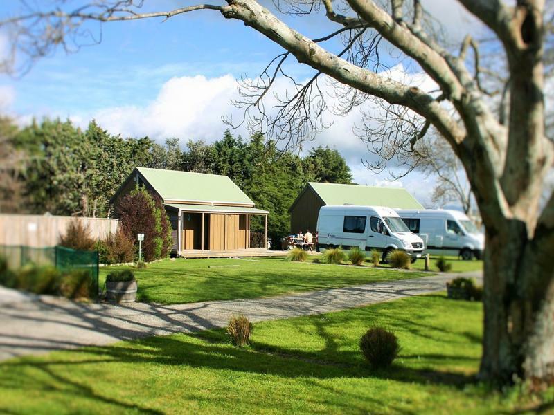 Martinborough Top 10 Holiday Park Екстериор снимка