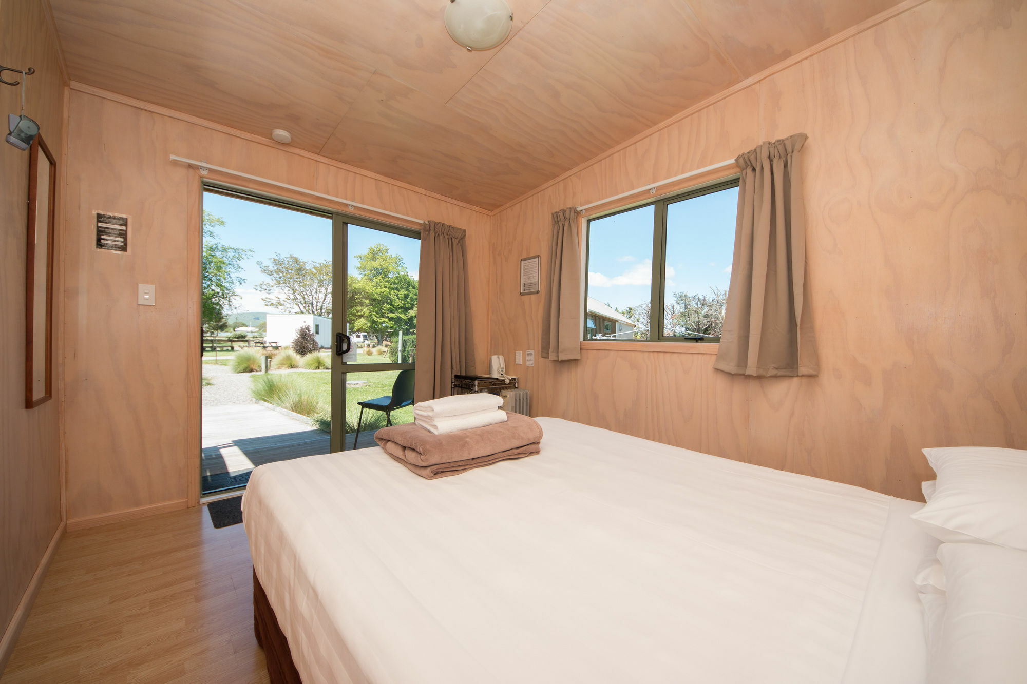 Martinborough Top 10 Holiday Park Екстериор снимка